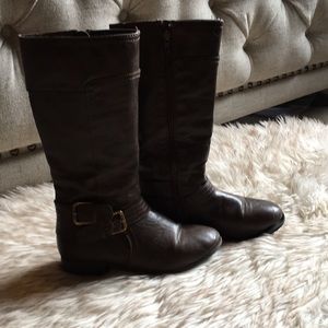 Brown heel boots